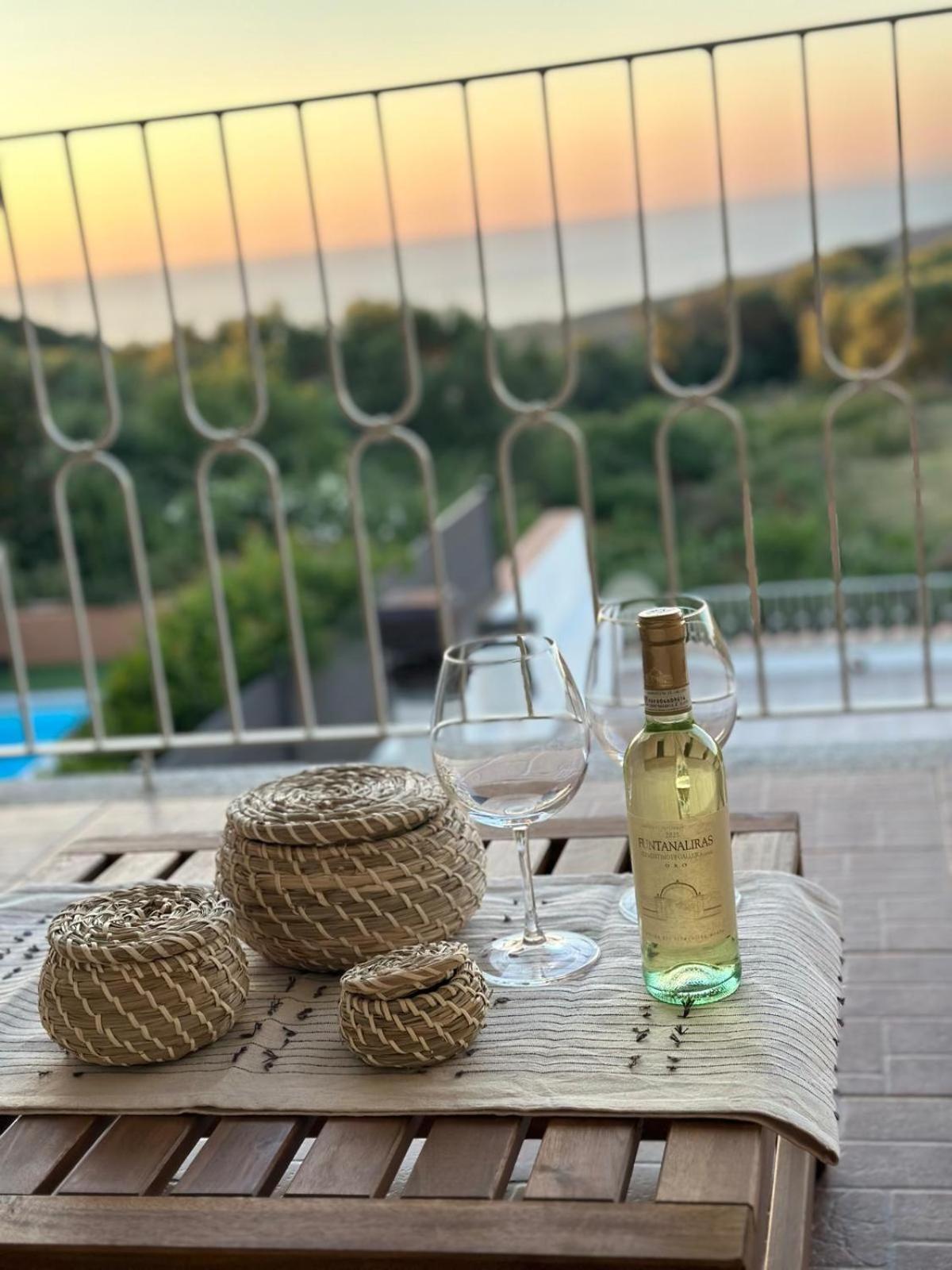 Costa Rossa View Sunset Villa Cascabraga Bagian luar foto